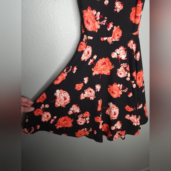 Forever 21 floral adjustable strap mini dress - Picture 6 of 6